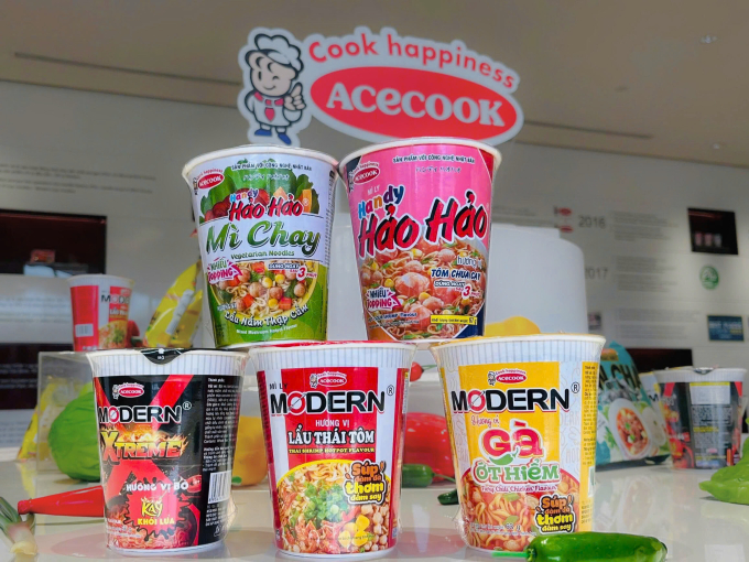 Acecook hưởng ứng tinh thần Tiêu dùng xanh - Cùng sống lành với Mì ly Modern, Mì ly Handy Hảo Hảo, Mì Tô Nhớ Mãi Mãi,... được cải tiến bao bì giấy. Ảnh: Acecook