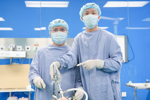 Phẫu thuật đường miệng: Ưu điểm trong điều trị ung thư tuyến giáp