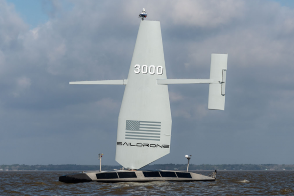 Mỹ trang bị tên lửa Tomahawk cho thuyền buồm không người lái