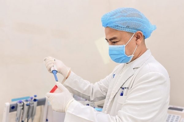 Tinh trùng đặc: Dấu hiệu bất thường và sức khỏe sinh sản nam giới