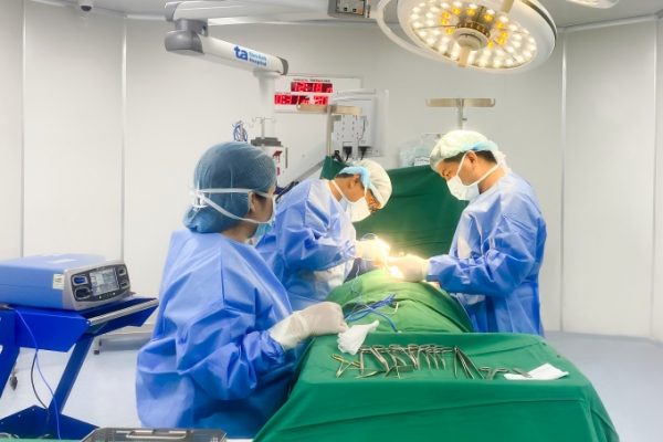 Tái phát ung thư tuyến giáp sau phẫu thuật: Cảnh báo và điều trị