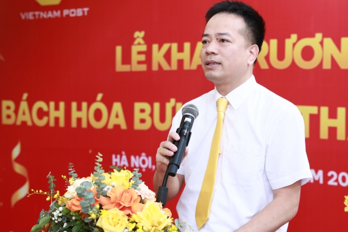 Ông Phạm Trung Hiếu - Phó Giám đốc Ban Điều hành Kinh doanh phân phối & bán lẻ chia sẻ về mô hình Bách hóa Bưu điện. Ảnh:
