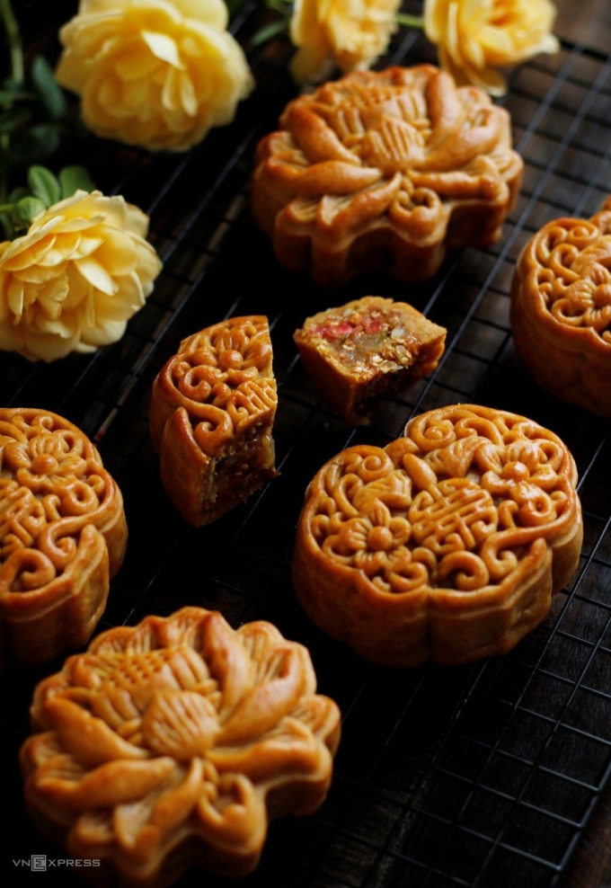 Bánh nướng lần hai tạo màu và hương vị. Ảnh: Bùi Thủy