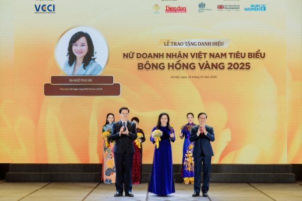 Tổng Giám Đốc SHB Ngô Thu Hà Nhận Giải “Bông Hồng Vàng”
