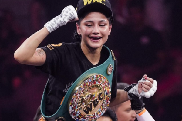 Nữ võ sĩ 17 tuổi viết nên lịch sử quyền Anh thế giới