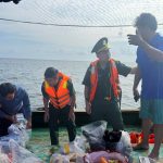 Côn Đảo: Cứu 8 ngư dân bị chìm tàu ngoài khơi