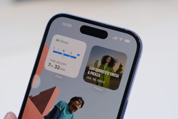 iPhone: Tạm biệt “tai thỏ”, đón thiết kế mới?