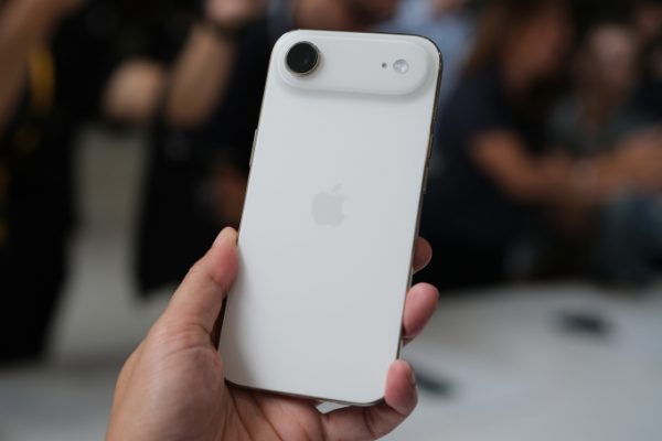 iPhone Air “Cháy Hàng” Ngày Mở Bán Tại Trung Quốc: Tin Hot!
