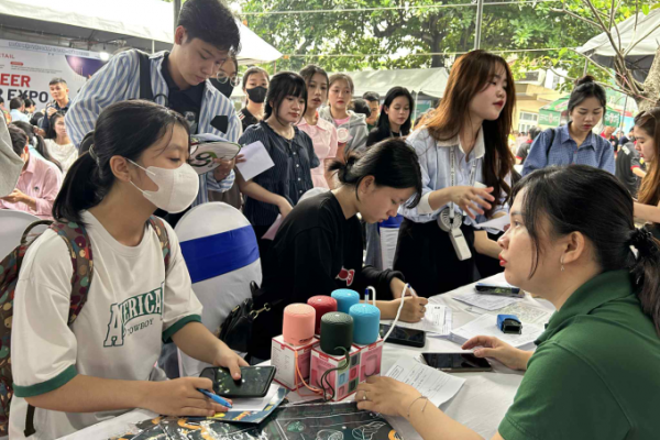 Gen Z: Giải oan định kiến “lười biếng” nơi công sở