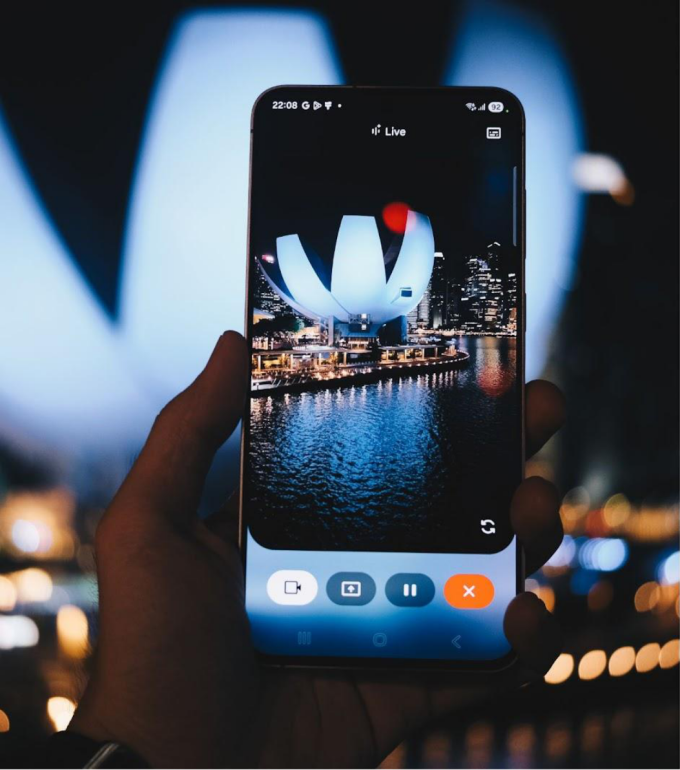 Trợ lý Gemini Live hỗ trợ lên kế hoạch du lịch và tìm hiểu về văn hóa. Ảnh: Samsung