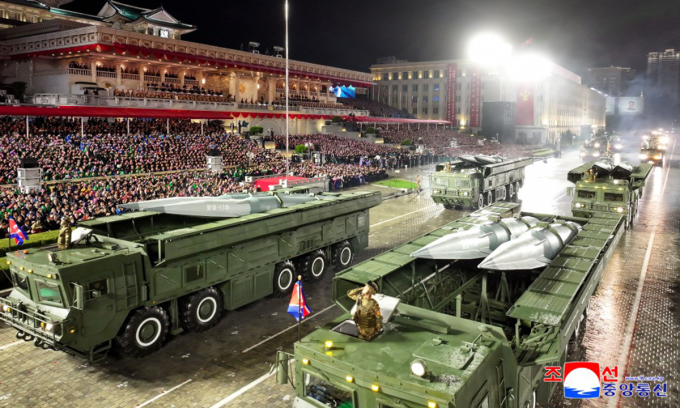 Tên lửa Hwasong-11Ma tại lễ duyệt binh ở Bình Nhưỡng hôm 10/10. Ảnh: KCNA