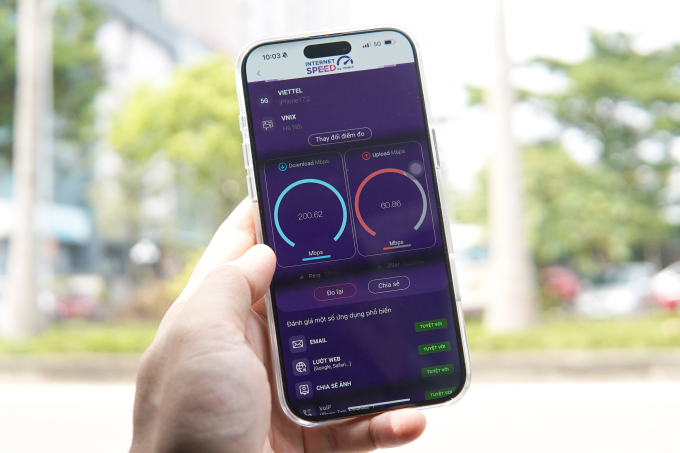Đo tốc độ mạng 5G bằng ứng dụng i-Speed. Ảnh: Lưu Quý