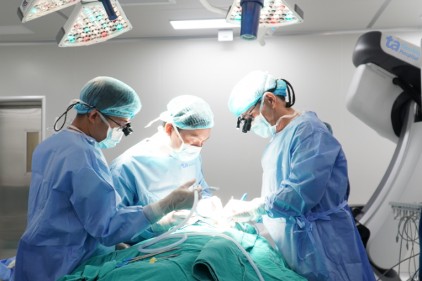 Xạ trị sau cắt tuyến giáp: Khi nào cần thiết cho ung thư?