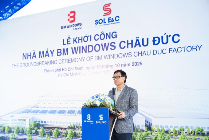 Ông Nguyễn Bá Dương, Chủ tịch sáng lập hệ sinh thái phát biểu tại sự kiện. Ảnh: BM Windows