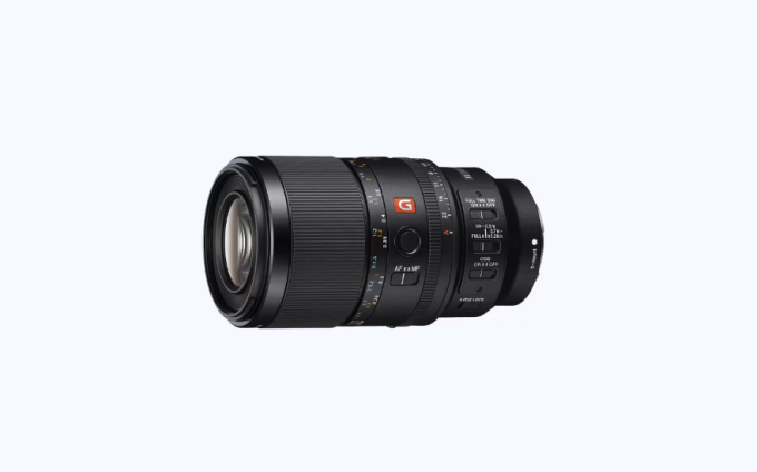 Ống kính tele macro đầu tiên của dòng G Master. Ảnh: Sony