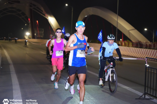 VM Hải Phòng: Số lượng VĐV tăng đột biến, có thể đóng sớm đường chạy 42km