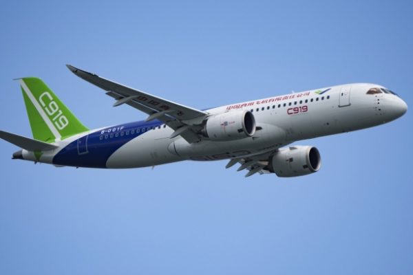 Thương chiến làm chậm đà phát triển của máy bay “Made in China”