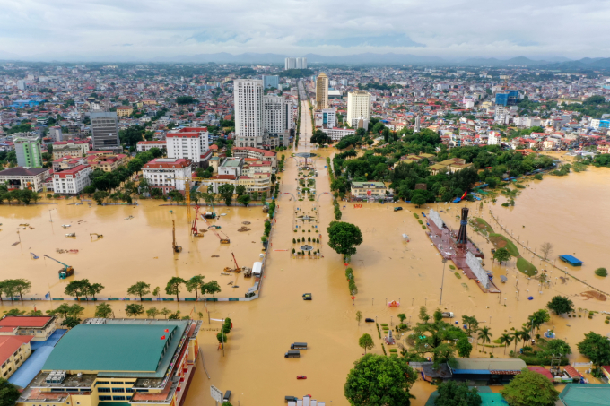 Lũ sông Cầu tràn vào trung tâm Thái Nguyên, ngày 8/10. Ảnh: Duy Khắc