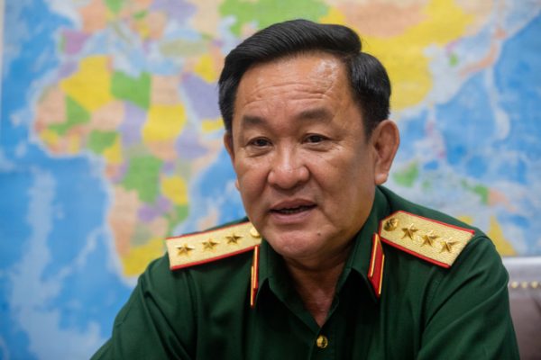 Kéo dài thời gian giữ chức cho hai Thứ trưởng Quốc phòng