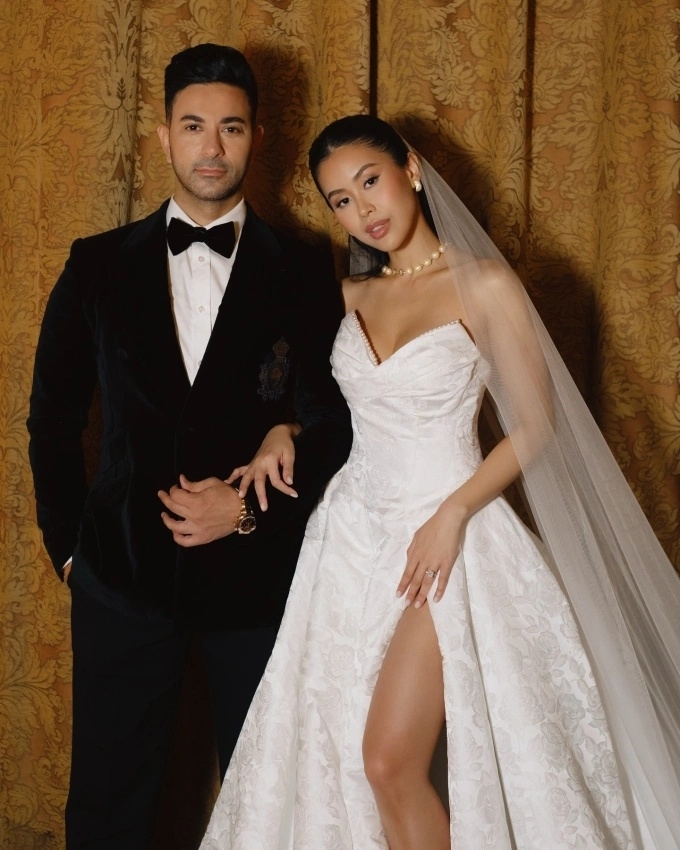 Tiên Nguyễn chụp ảnh cưới với hôn phu. Ảnh: Nhân vật cung cấp