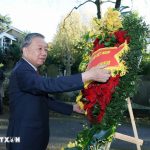 Tổng Bí thư Tô Lâm viếng mộ Karl Marx ở Anh