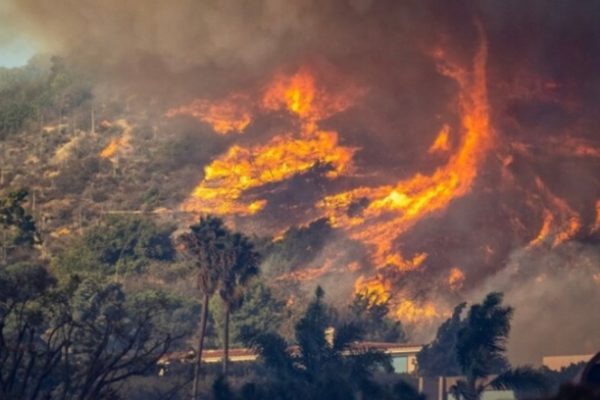 CO2 toàn cầu đạt kỷ lục: Báo động về biến đổi khí hậu