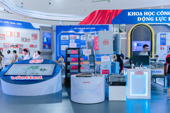 Gian hàng trưng bày các sản phẩm của Viettel. Ảnh: Viettel