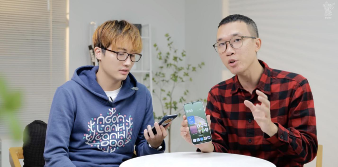 Vinh Xô chia sẻ trải nghiệm với hệ điều hành ColorOS 15. Ảnh: NVCC