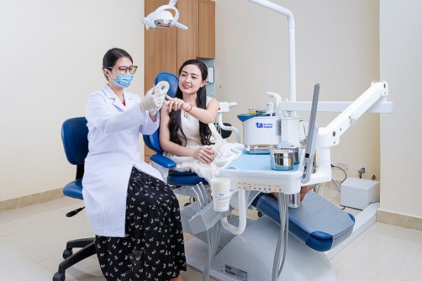 Đau và hôi miệng do răng khôn: Nguyên nhân và cách giảm