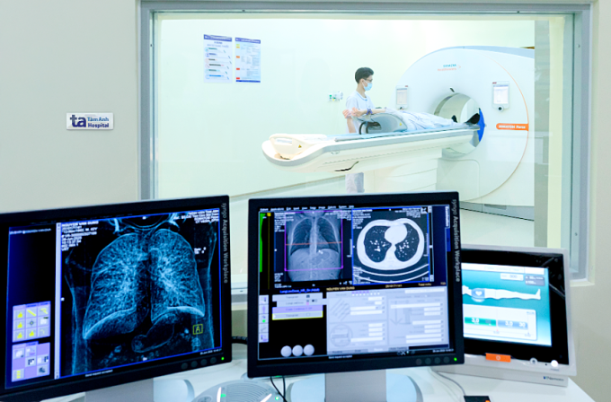 Chụp CT tầm soát ung thư phổi ở Phòng khám Đa khoa Tâm Anh Quận 7. Ảnh: Bệnh viện Đa khoa Tâm Anh