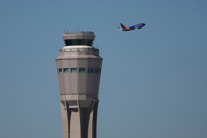 Trạm kiểm soát không lưu ở sân bay quốc tế Harry Reid, Las Vegas, ngày 7/10. Ảnh: AP