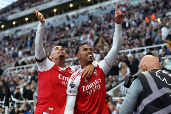 Hàng thủ Arsenal hiện tại: Mạnh nhất lịch sử?