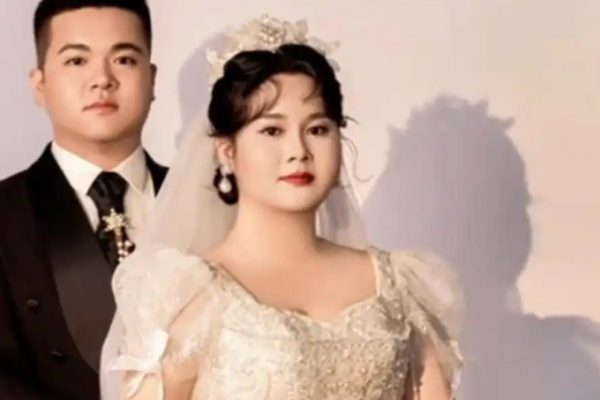 Cặp đôi giống nhau đến kinh ngạc: Bí mật nào?