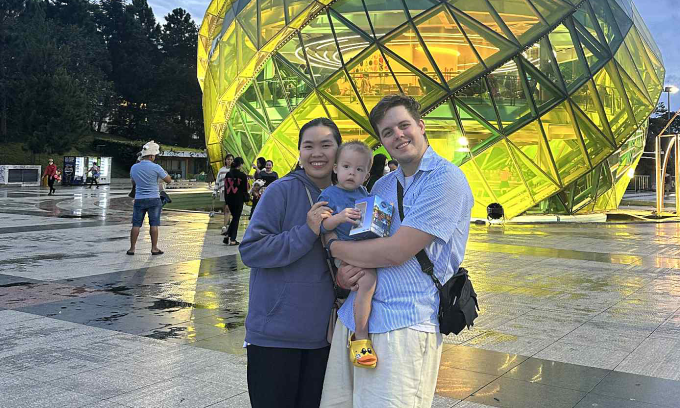 Christian Taylor và vợ trong chuyến du lịch Đà Lạt vào năm 2024. Ảnh: Nhân vật cung cấp