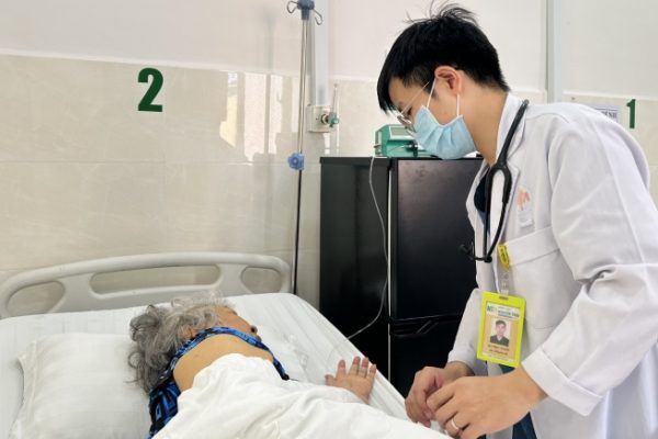 20 năm sống chung với chẩn đoán nhầm Parkinson