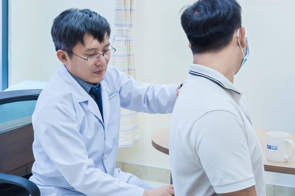 Đau lưng ở người trẻ: Nguyên nhân và cách phòng ngừa