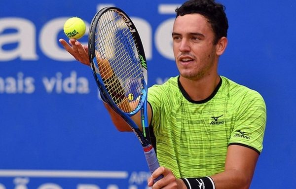 Cấm thi đấu vì nụ hôn: Scandal trong làng tennis
