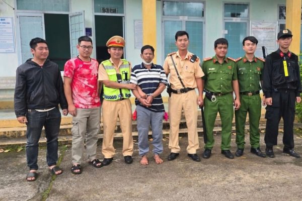 Quảng Ngãi: Cảnh Sát Bắt Nghi Phạm Chém Người Trên Xe Khách