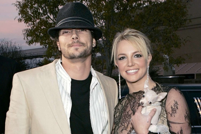 Britney Spears cưới Kevin Federline năm 2004, chia tay năm 2007. Sau ly hôn, ca sĩ trả Federline hàng chục nghìn USD tiền trợ cấp nuôi con đến khi con út đủ 18 tuổi. Ảnh: WireImage