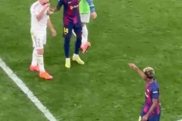 De Jong chỉ trích đội trưởng Real vì khiêu khích Yamal