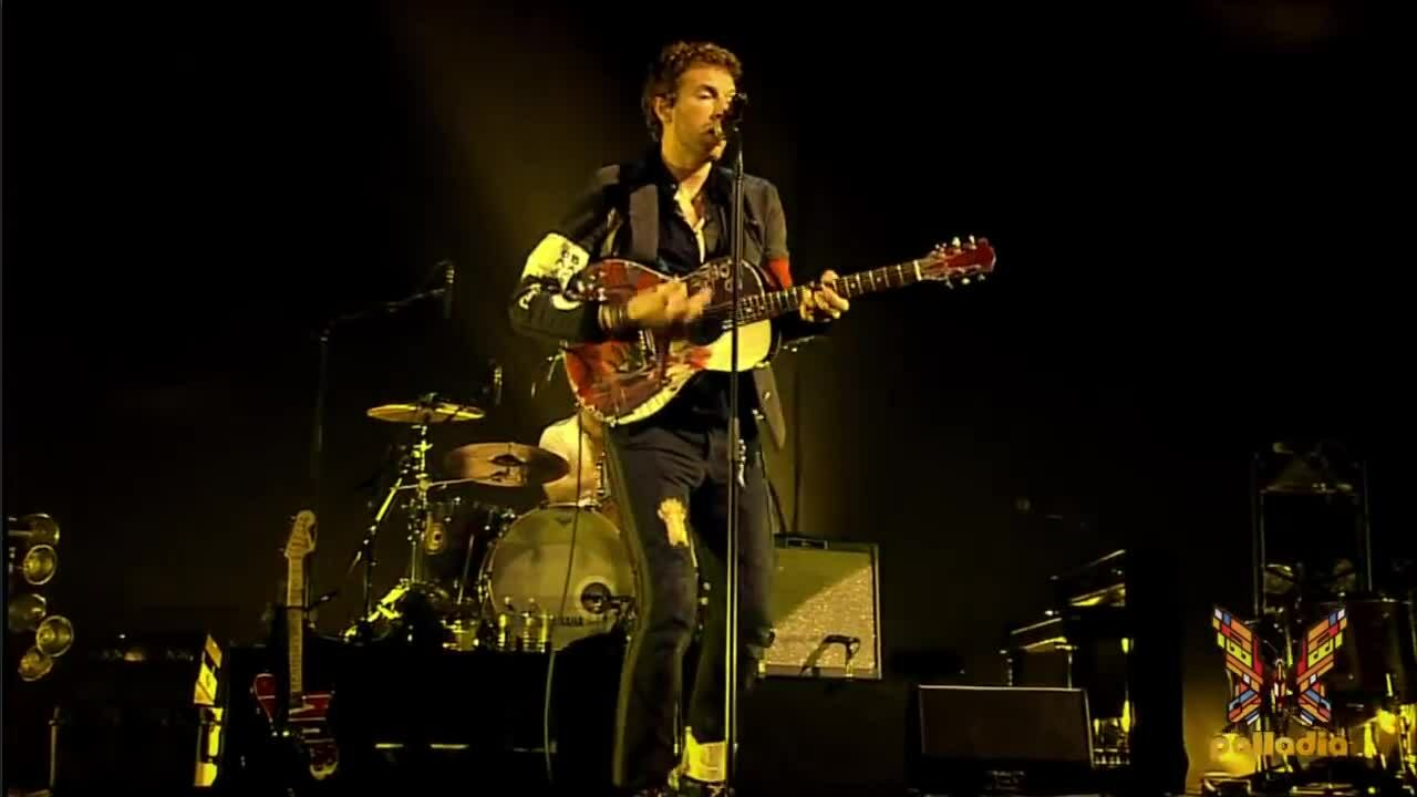 Coldplay trình diễn "Yellow" tại MTV World Stage 2009