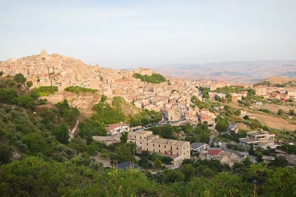 Thị trấn 1 Euro: Cuộc sống không tưởng giá rẻ