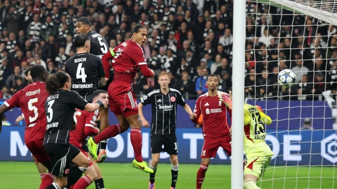 Van Dijk mừng bàn trong trận Frankfurt 1-5 Liverpool ở lượt ba vòng bảng Champions League hôm 22/10. Ảnh: Liverpool FC