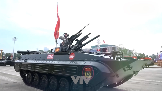 Các khoảnh khắc được truyền hình trực tiếp trên VTV, lột tả không khí hào hùng của buổi lễ. Tiếng nhạc hùng tráng đến sắc màu rực rỡ để lại dấu ấn sâu đậm trong lòng người dân. Sự kiện thu hút hàng chục nghìn người tham gia và hàng triệu lượt theo dõi qua màn hình. Ảnh: VTV