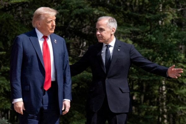 Mỹ ngừng đàm phán thương mại với Canada: Tin tức mới nhất