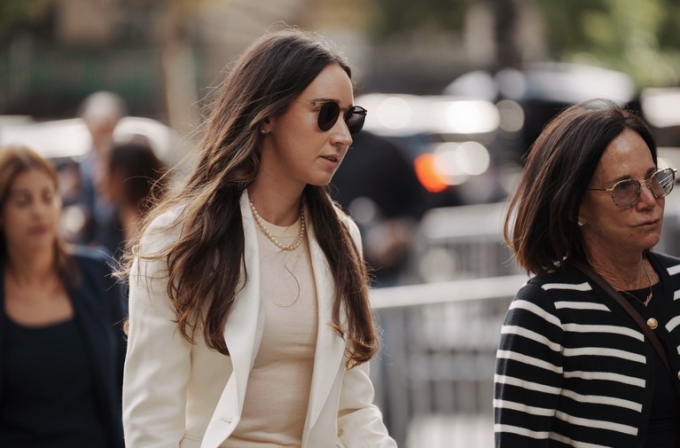 Charlie Javice ra hầu tòa ở New York, ngày 29/9/2025. Ảnh: Bloomberg