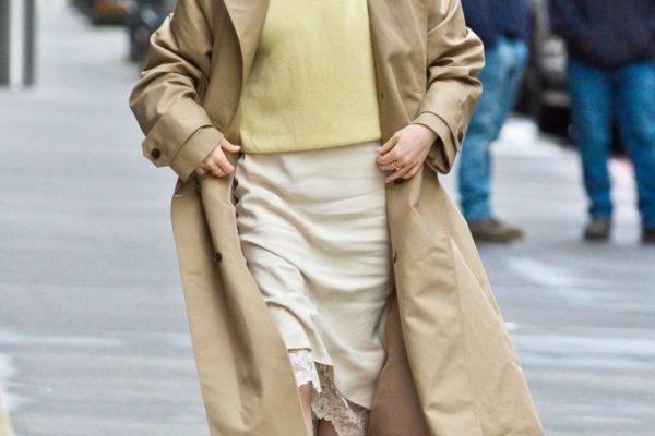 Emma Stone diện thiết kế Việt trên phố: Phong cách thời trang nổi bật