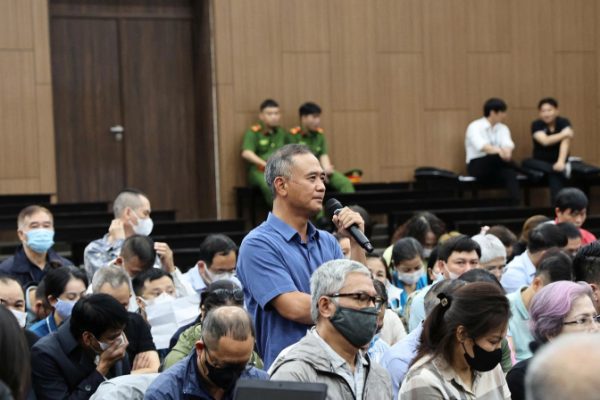 Hòa Bình: Cựu bí thư khai vay nóng đánh bạc nhiều lần