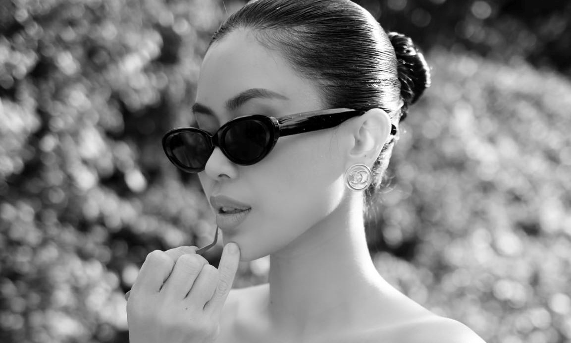 Fashionista Tiên Nguyễn và hôn phu chụp ảnh cưới ở London