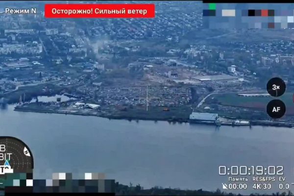 Kherson: Khoảnh khắc Nga pháo kích thành phố